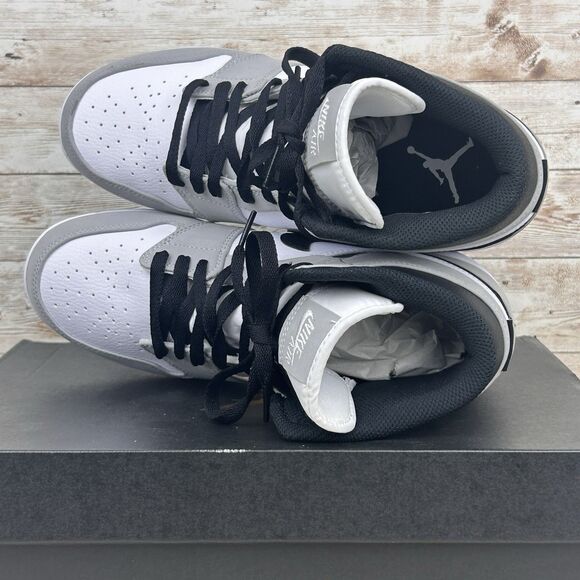 Air Jordan 1 Retro MCS Light Smoke Grey Size 8.5 Baseball Cleats AV5354-012 - Picture 9 of 13